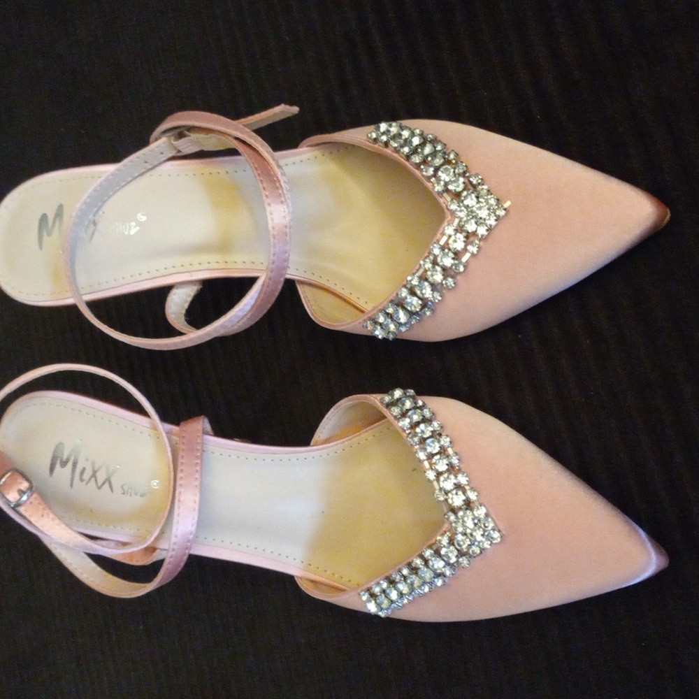 Mixx Shuz Women's Pink/peach Embellished Heels...